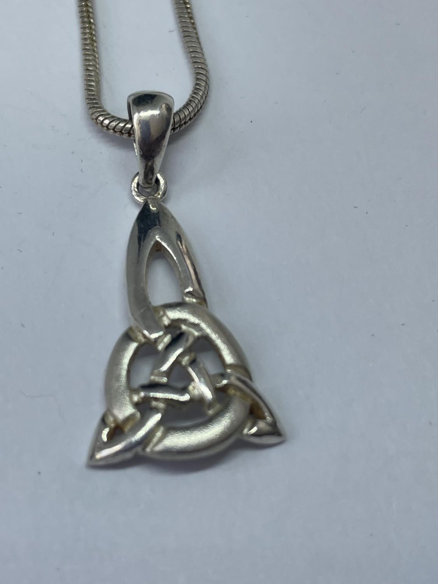 A MARKED SILVER MACKINTOSCH NECKLACE WITH PENDANT AND A RING - Image 2 of 3