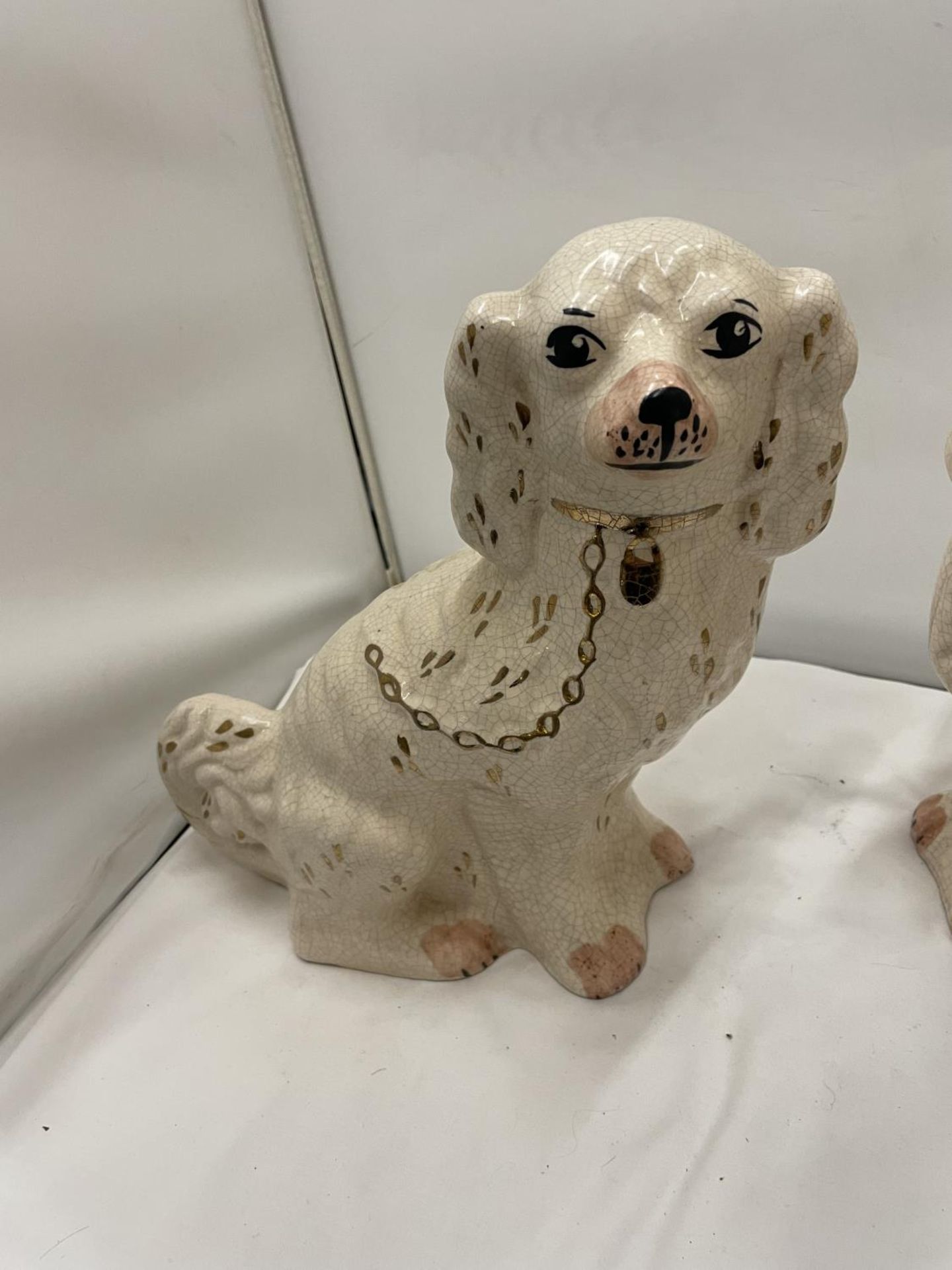 A PAIR OF STAFFORDSHIRE MANTLE DOGS HEIGHT 33CM - Image 3 of 4