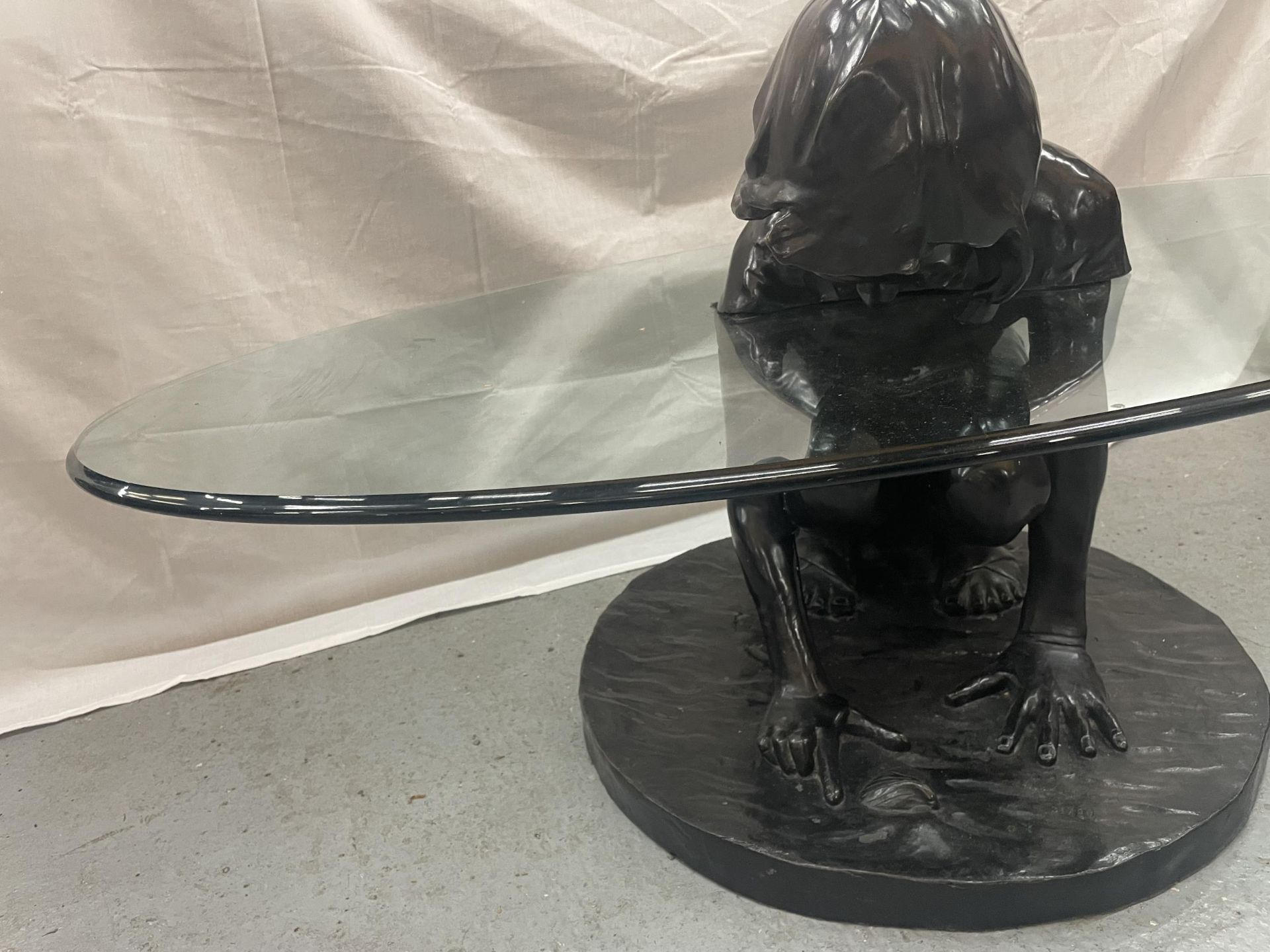 A LIMITED EDITION SIGNED BRONZE SCULPTURE COFFEE TABLE 'SHE'LL FIND' BY MARK STODDART. THIS ORIGINAL - Image 6 of 19