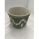 A GREEN WEDGWOOD JASPERWARE PLANTER HEIGHT 18CM DIAMETER 21CM