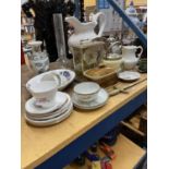 A LARGE QUANTITY OF ITEMS TO INCLUDE AN ANNIVERSARY CLOCK, JUGS, CHINA CUPS AND SAUCERS, IMARI STYLE