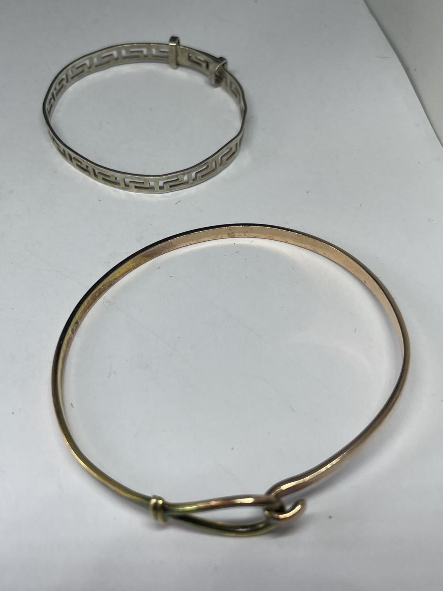 FOUR VARIOUS MARKED SILVER BANGLES - Image 3 of 3