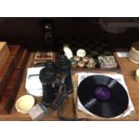 A MIXED LOT OF ITEMS TO INCLUDE A MILITARY PAIR OF BINOCULARS BY BARR AND STROUD, CHESS BOARD, 78RPM