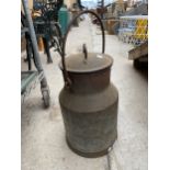 A SMALL VINTAGE CAST IRON MILK CHURN WITH LID (H:40CM)