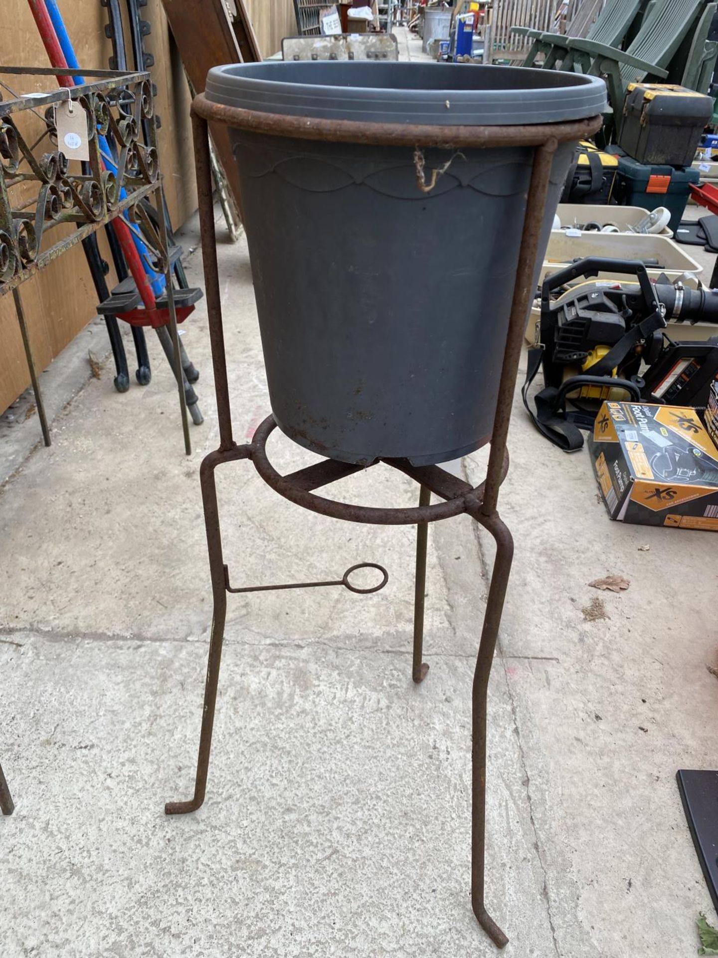 A ROUND WROUGHT IRON PLANT POT HOLDER (H:75CM) - Image 3 of 12