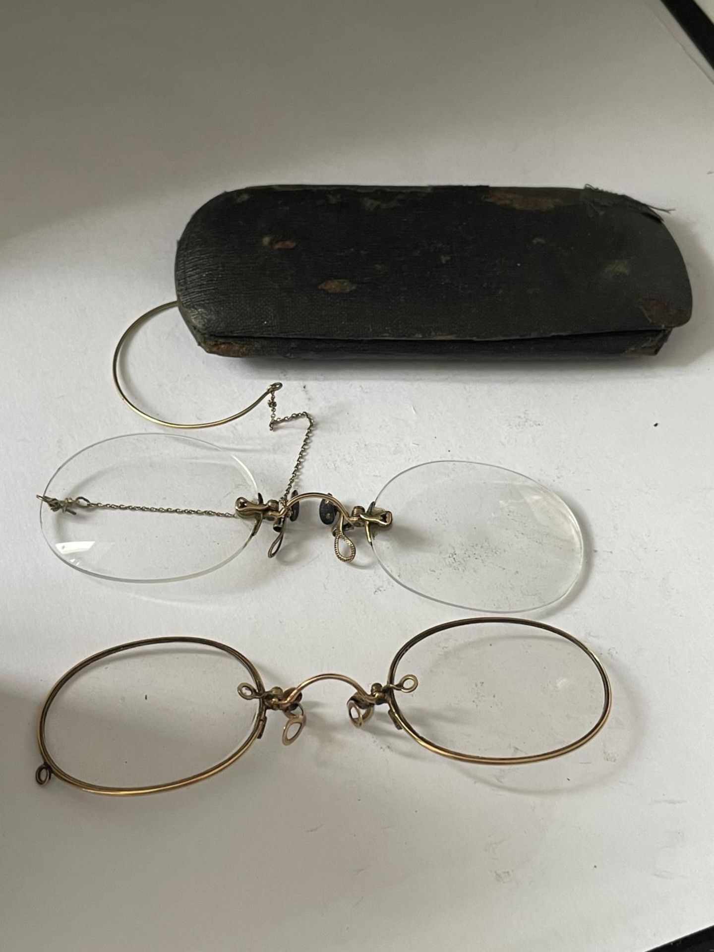 TWO PAIRS OF VINTAGE GOLD PLATED RIM PINCE NEZ IN A CASE - Image 4 of 4