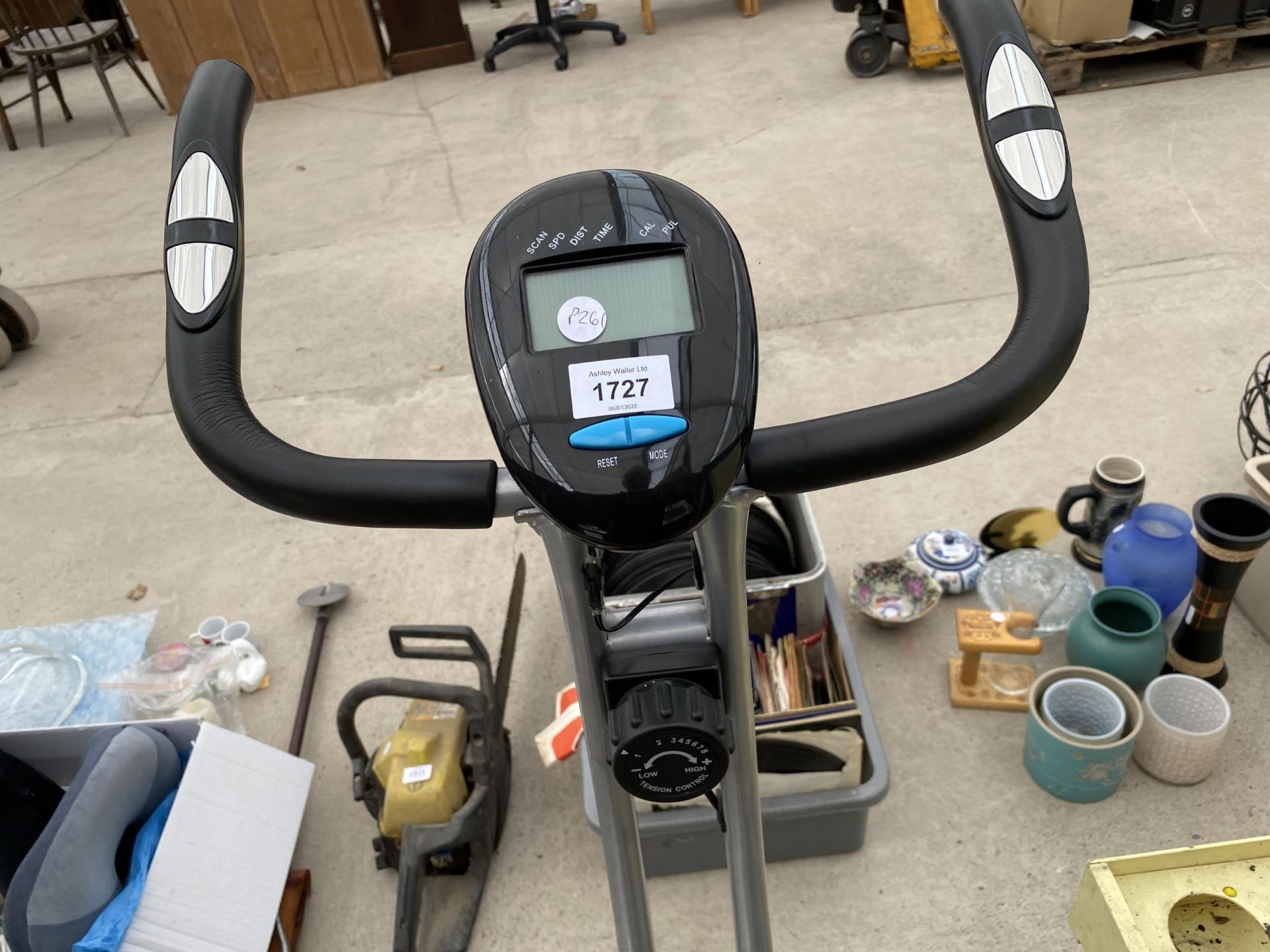 A ROGER BLACK EXERCISE BIKE - Image 3 of 3