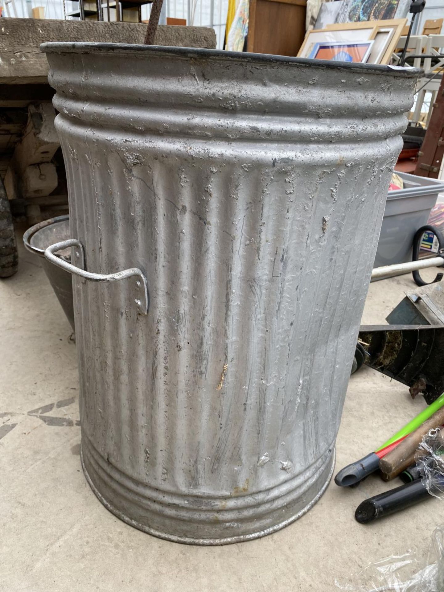 A GALVANISED DUST BIN/PLANTER - Image 2 of 8