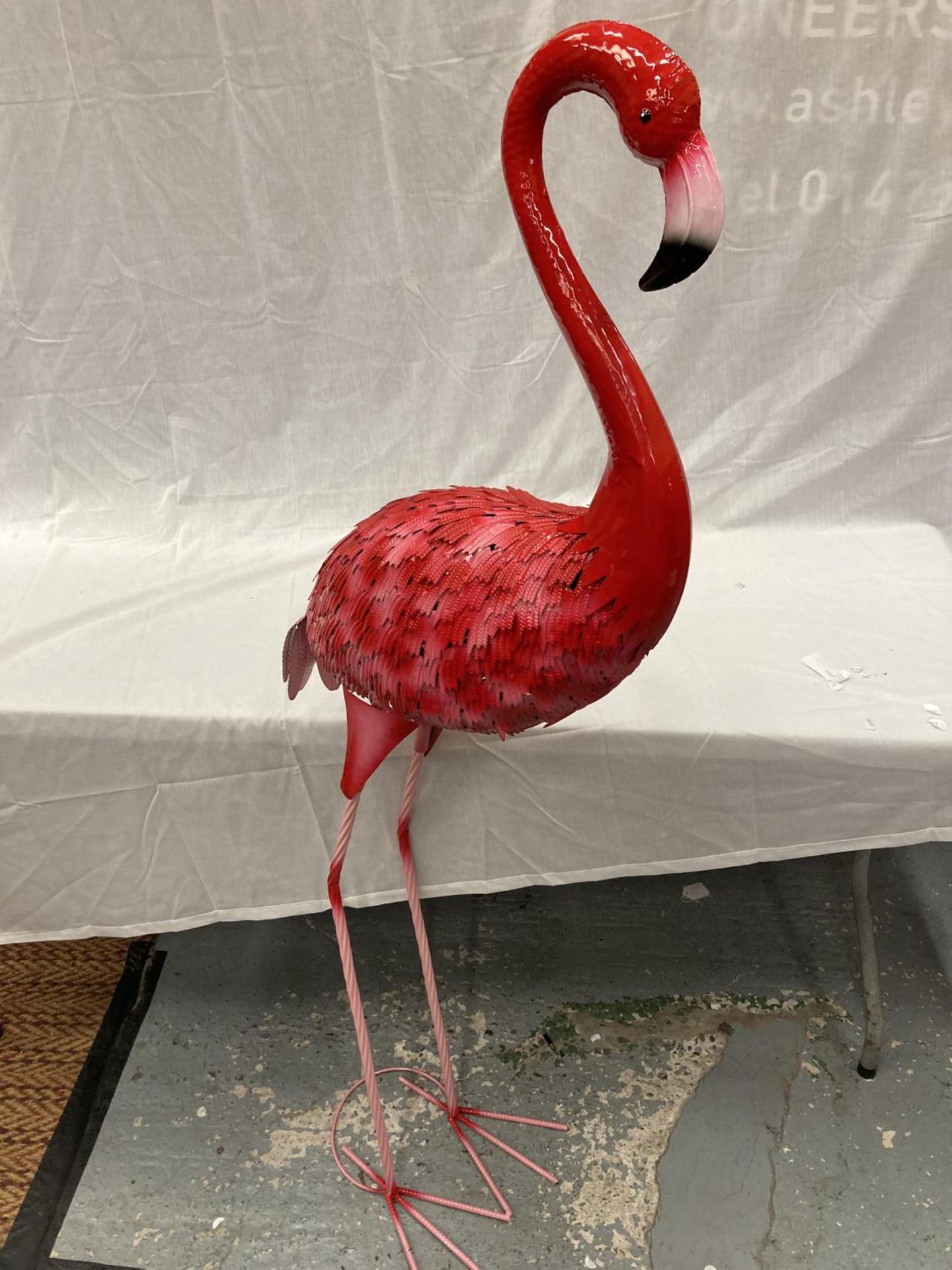 A LARGE FLAMINGO GARDEN ORNAMENT HEIGHT 155CM - Image 2 of 5