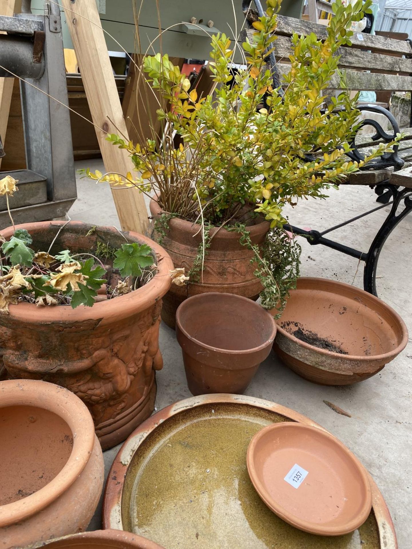 AN ASSORTMENT OF TERRACOTTA GARDEN PLANTERS - Image 4 of 4