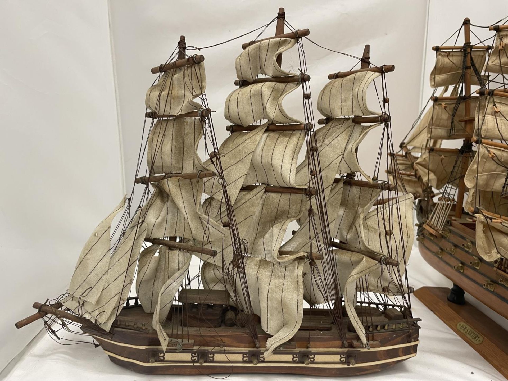 TWO VINTAGE WOODEN MODELS GALLEONS - Image 4 of 8