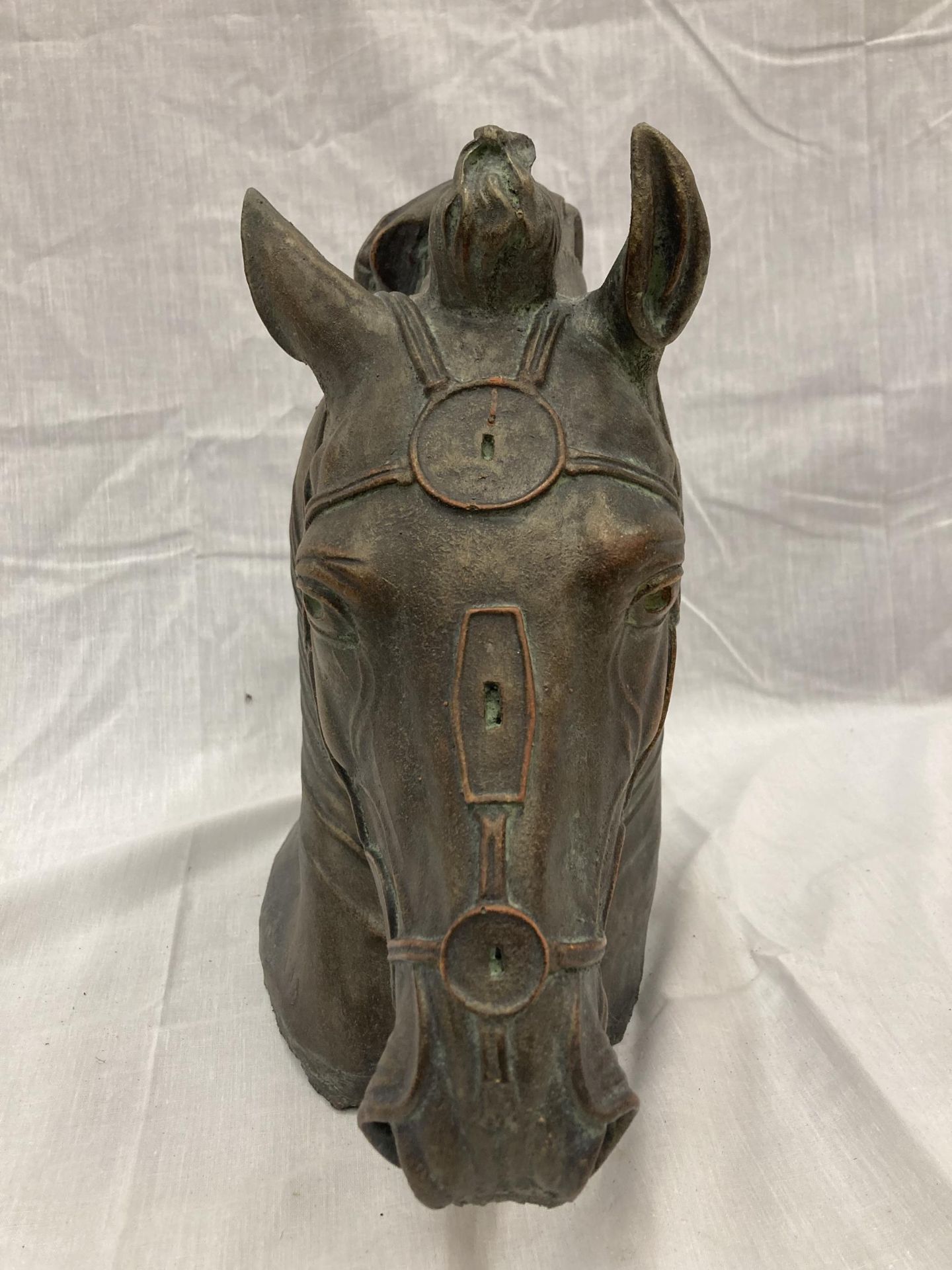 A BRONZE HORSE HEAD BUST HEIGHT 31CM - Bild 7 aus 7