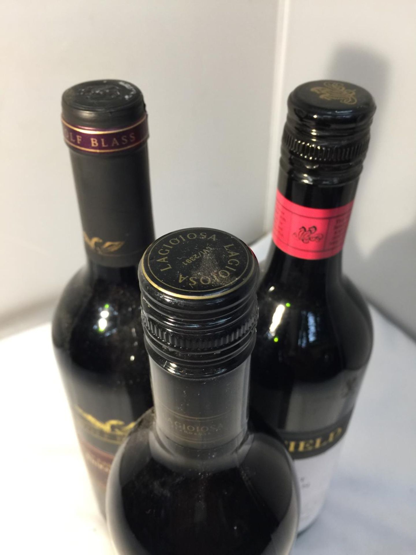 A MIXED SELECTION OF RED WINES TO INCLUDE ROSSO MERIDIANA LAGIOIOSA ESTAMOROSA BEING A PRODUCT OF - Image 5 of 8