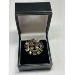 A LARGE SILVER RING WITH SEMI PRECIOUS STONES SIZE K WITH A PRESENTATION BOX