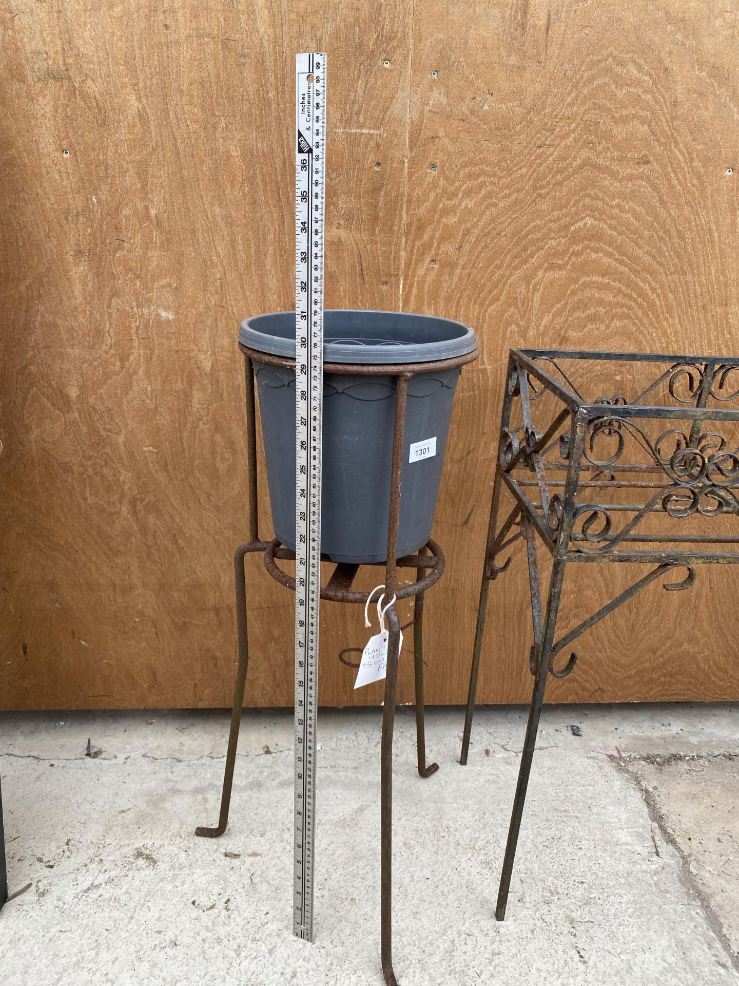 A ROUND WROUGHT IRON PLANT POT HOLDER (H:75CM) - Image 10 of 12