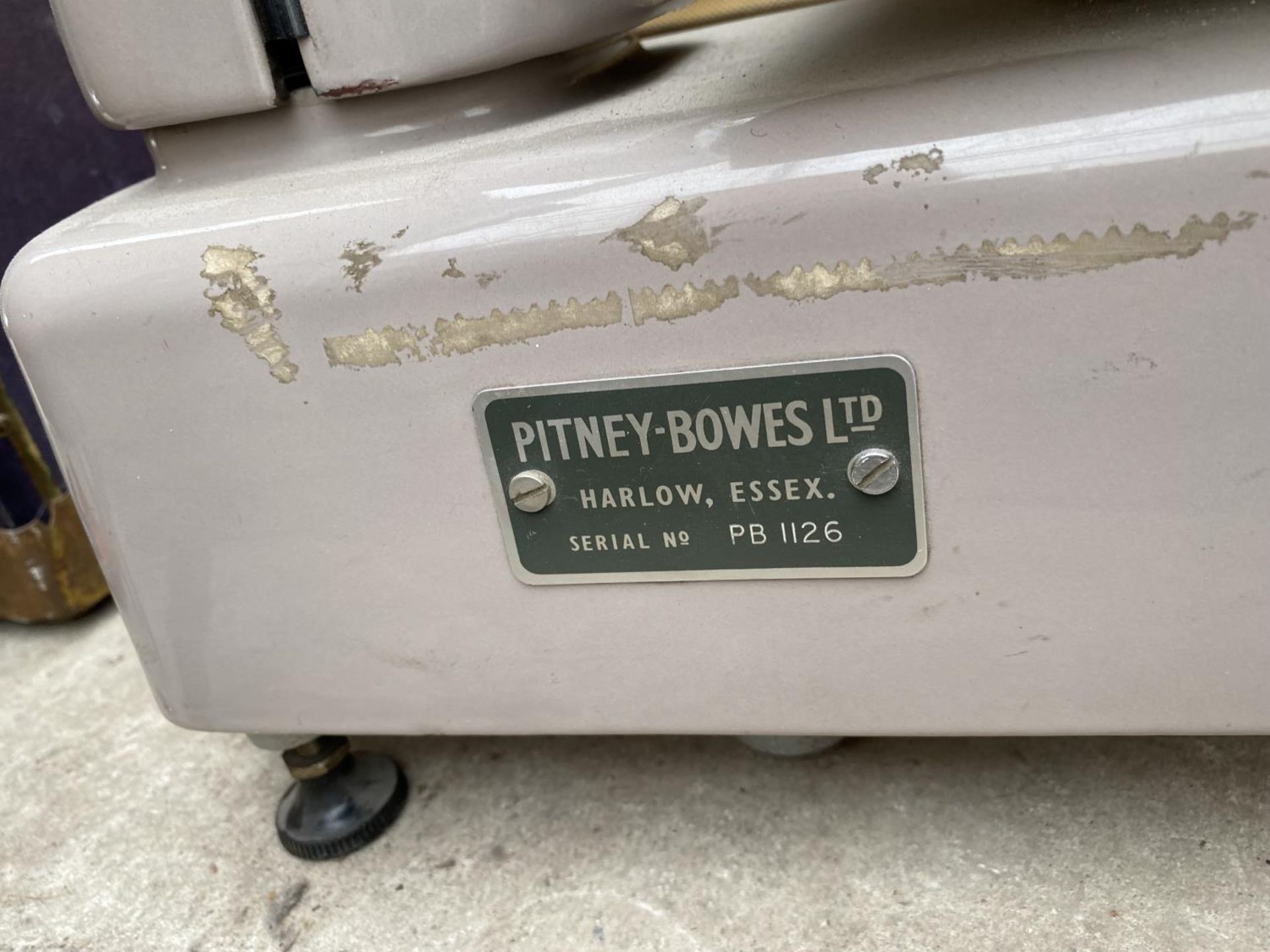 A SET OF VINTAGE AND RETRO PITNEY BOWES POST OFFICE SCALES - Image 4 of 4
