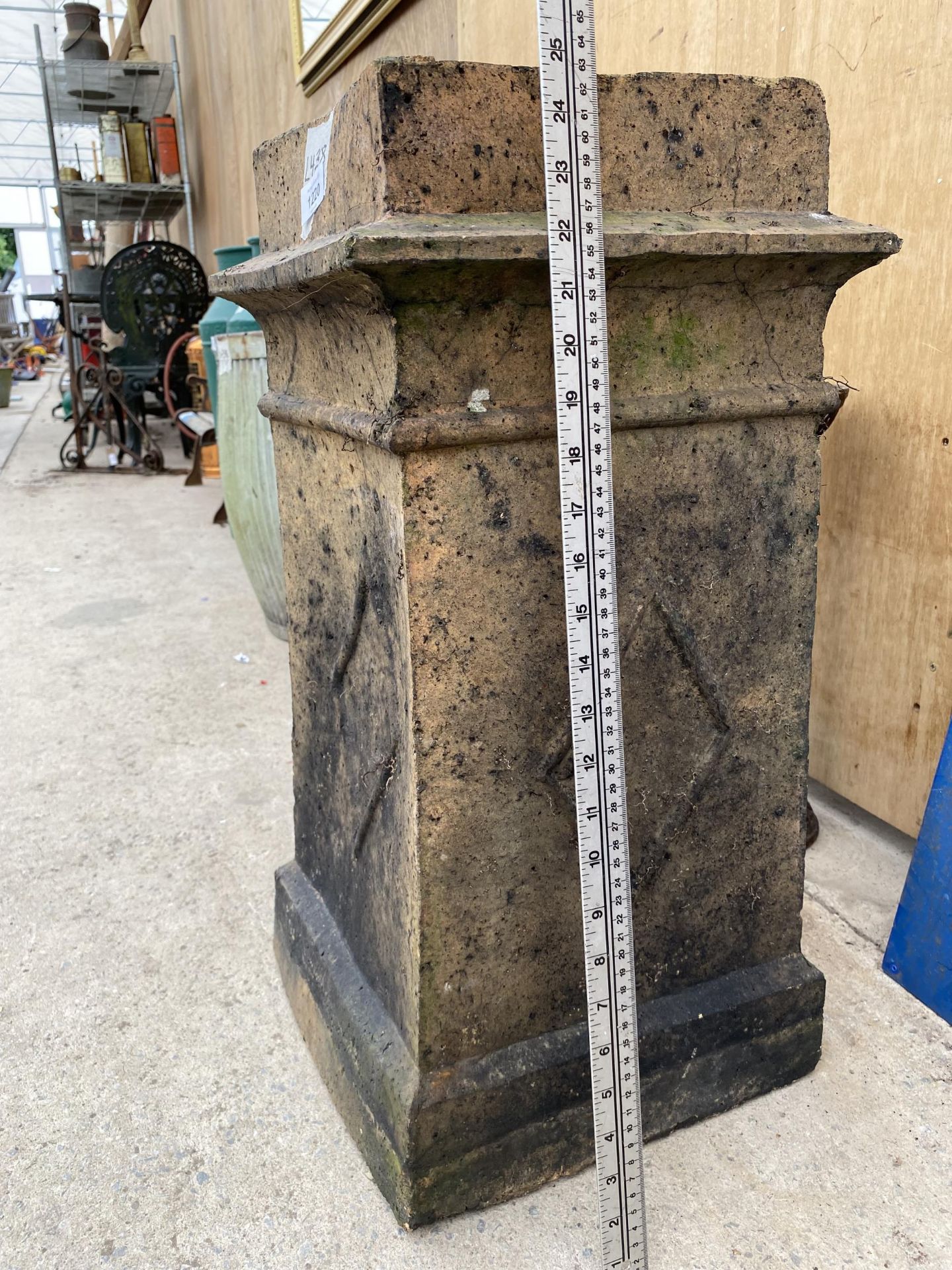 A VINTAGE CHIMNEY POT (H:64CM) - Image 3 of 3