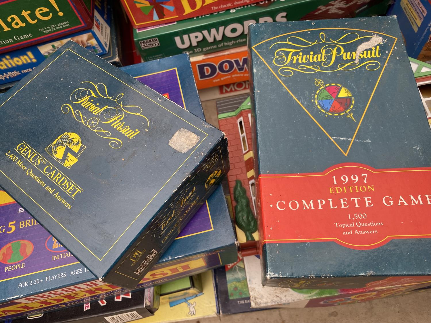 A LARGE COLLECTION OF RETRO BOARD GAMES - Image 7 of 7