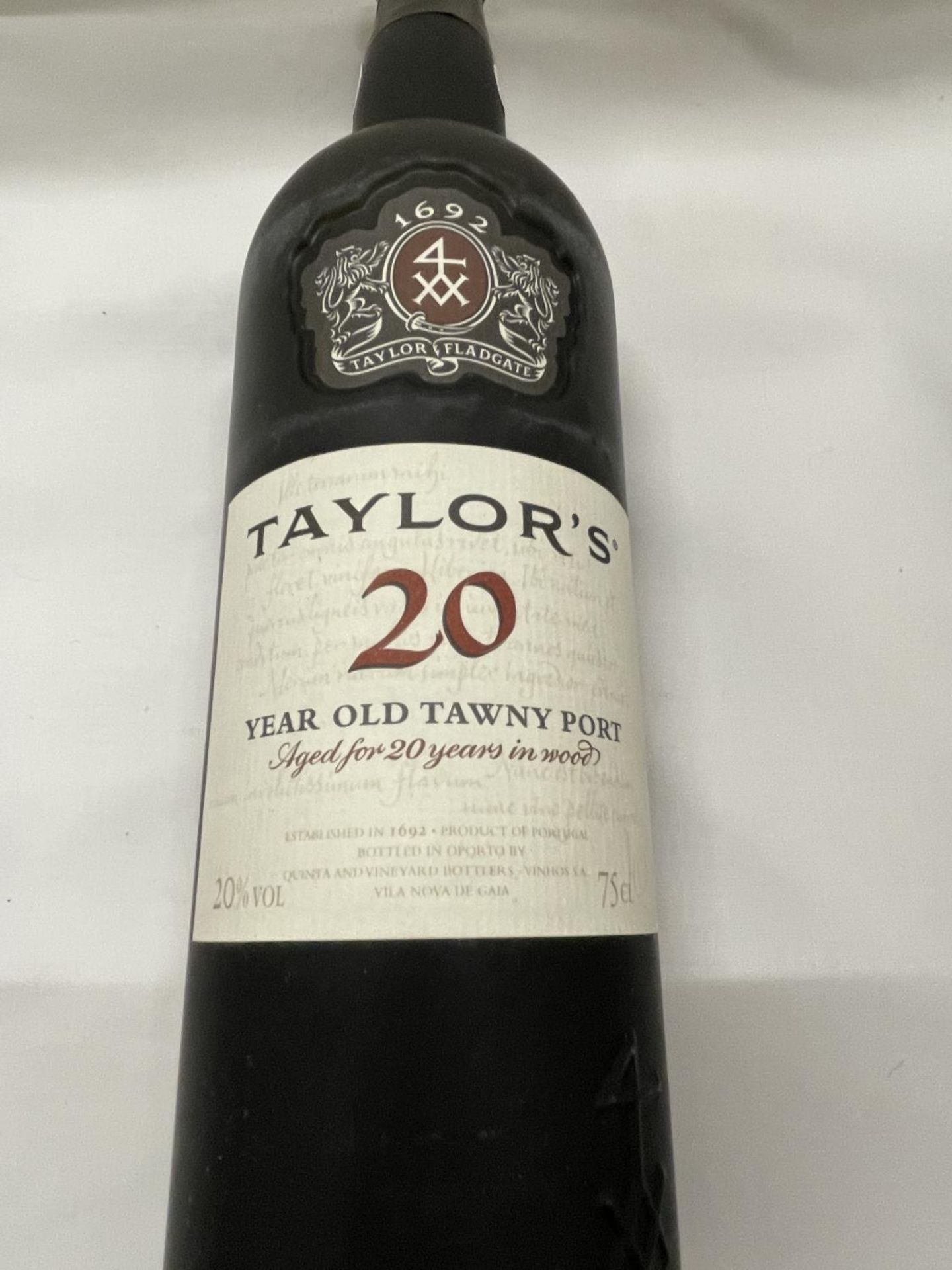 A BOXED 75CL TAYLORS 20 YEAR OLD TAWNY PORT AGED FOR 20 YEARS IN WOOD STORED IN A CONSTANT - Image 3 of 5