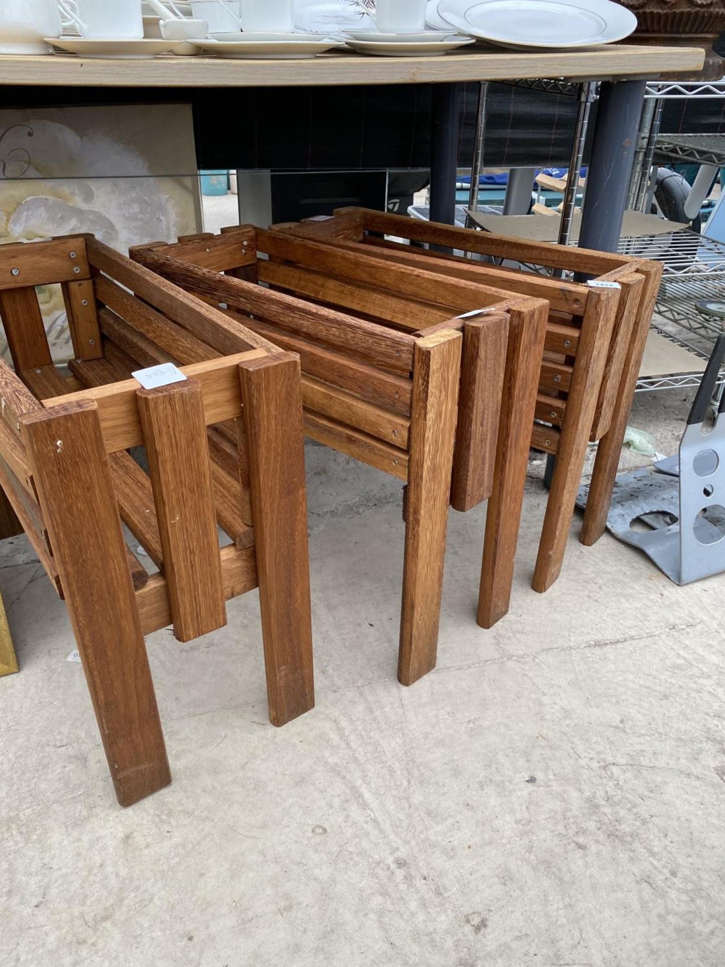 A SET OF THREE WOODEN TROUGH PLANTER HOLDERS - Image 2 of 5