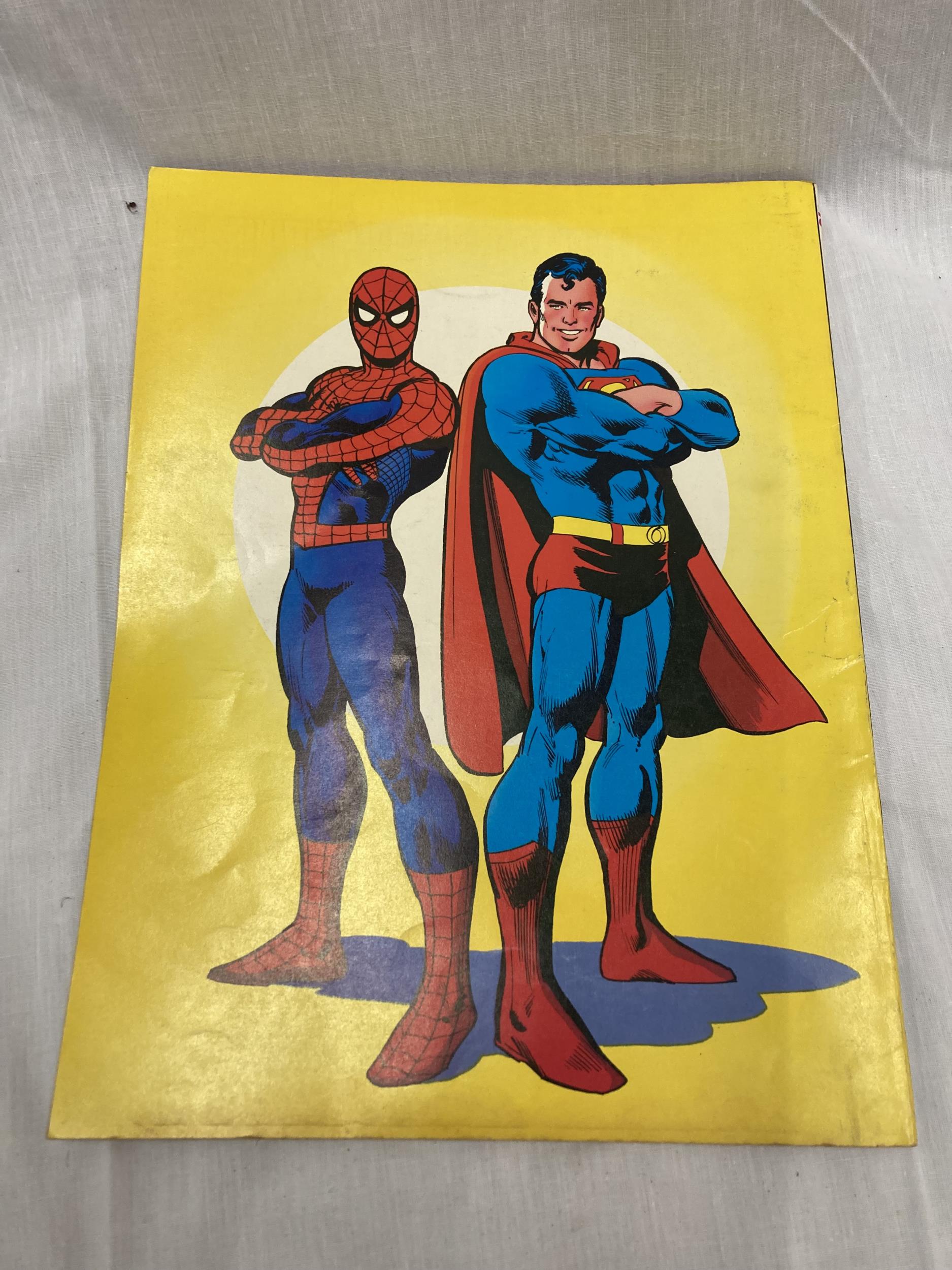 A DC AND MARVEL VINTAGE COMIC THE BATTLE OF THE CENTURY SUPERMAN V SPIDERMAN 1976 - Image 2 of 6