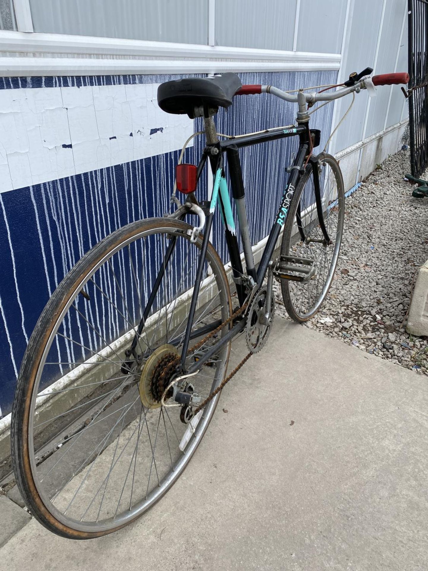 A VINTAGE BSASPORT ROAD RACING BIKE WITH 5 SPEED GEAR SYSTEM - Image 2 of 4