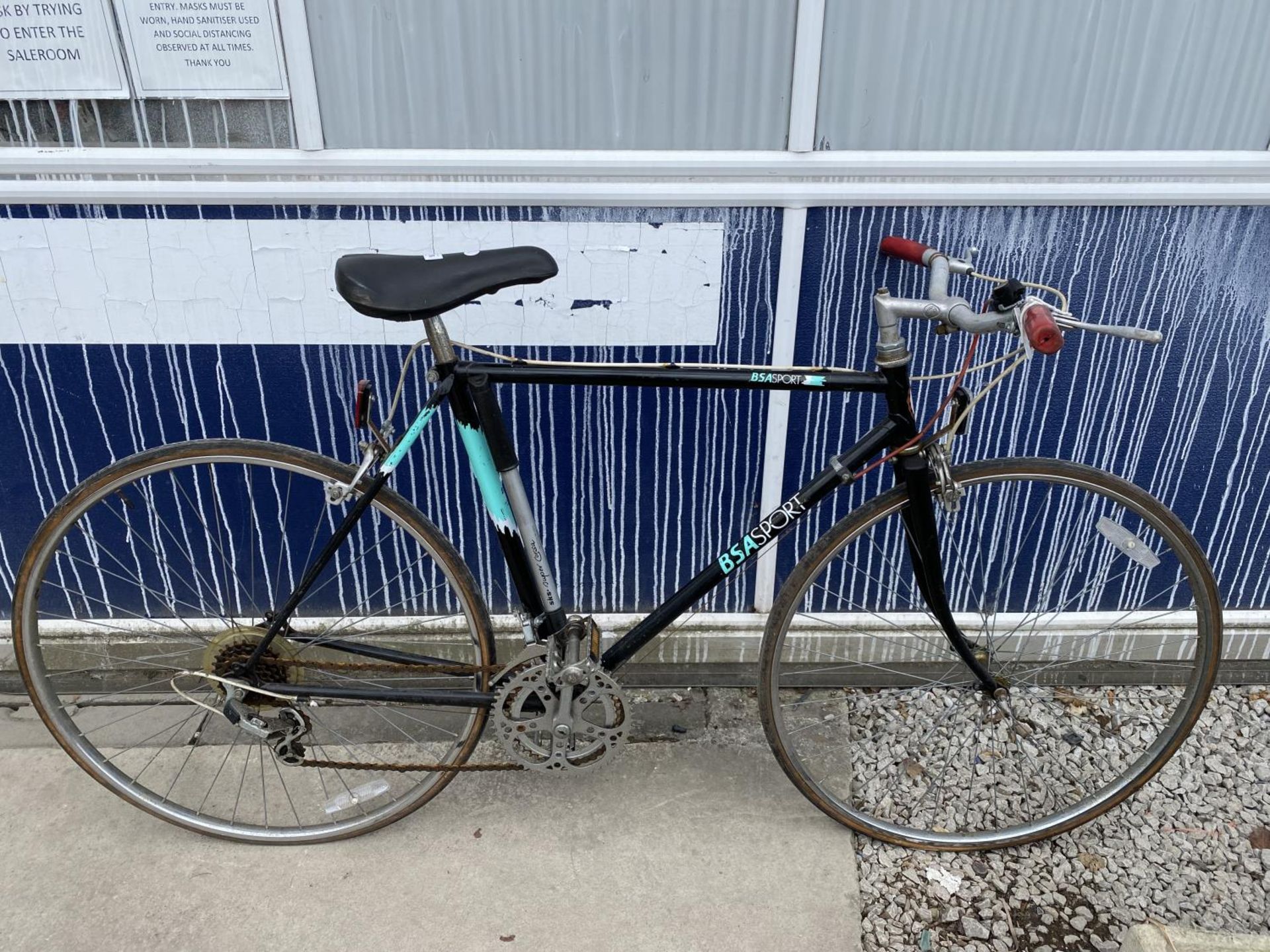 A VINTAGE BSASPORT ROAD RACING BIKE WITH 5 SPEED GEAR SYSTEM