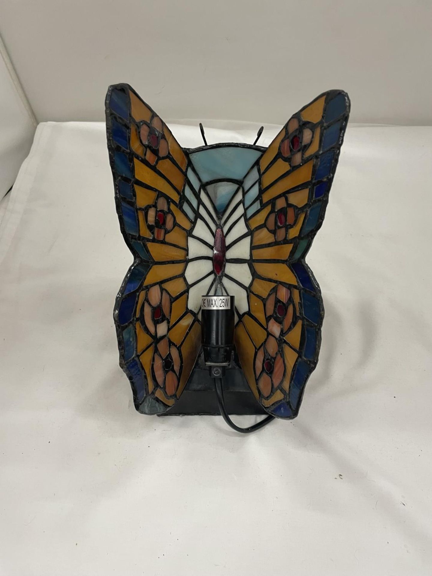 A TIFFANY STYLE BUTTERFLY LAMP HEIGHT 25CM - Image 2 of 4