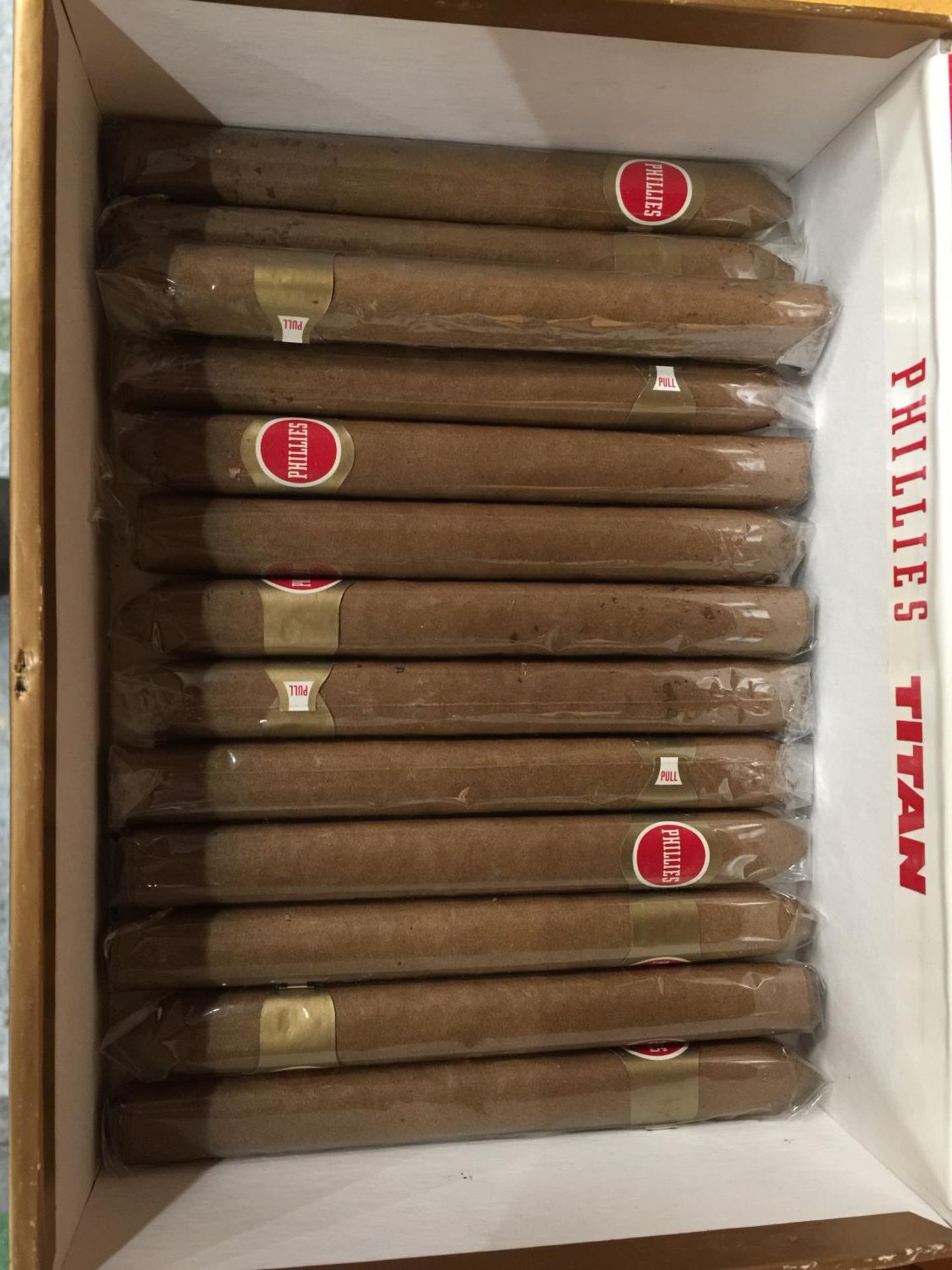 THIRTEEN TITAN PHILLIES CIGARS IN A BOX AND TWO COHIBA IN A CHURCHILL BOX - Image 2 of 6