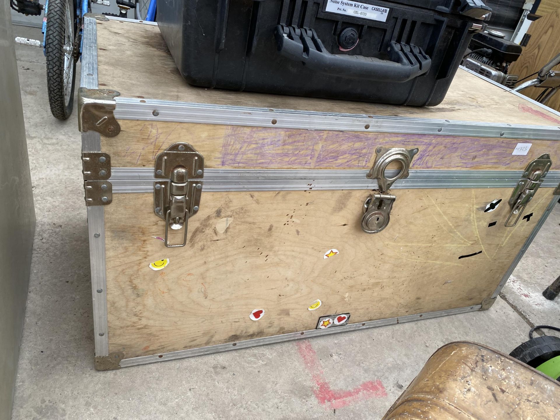 A WOODEN TRUNK CONTAINING WHEELS ETC, A TIN CHEST AND A NOISE SYSTEM KIT CASE - Image 5 of 5
