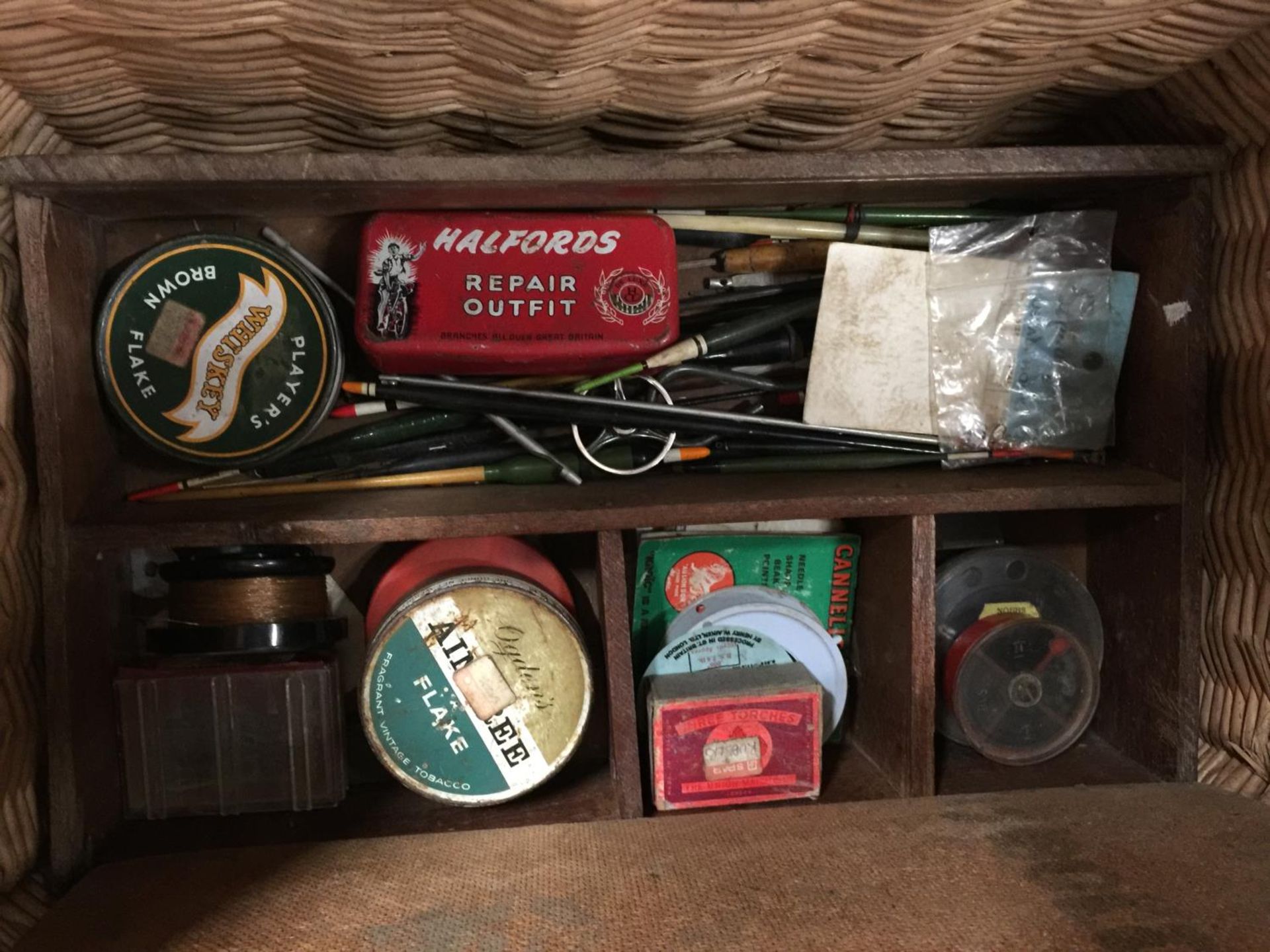 A FISHING BASKET TO INCLUDE THE CONTENTS OF REELS, LINE, ETC PLUS THREE FISHING RODS - Image 3 of 13