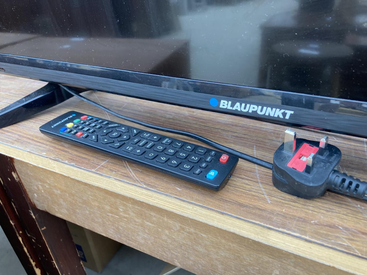 A BLAUPUNKT 32" TELEVISION WITH REMOTE CONTROL - Image 2 of 2