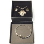 A MARKED SILVER MACINTOSCH NECKLACE, EARRINGS AND BANGLE SET IN A BOX