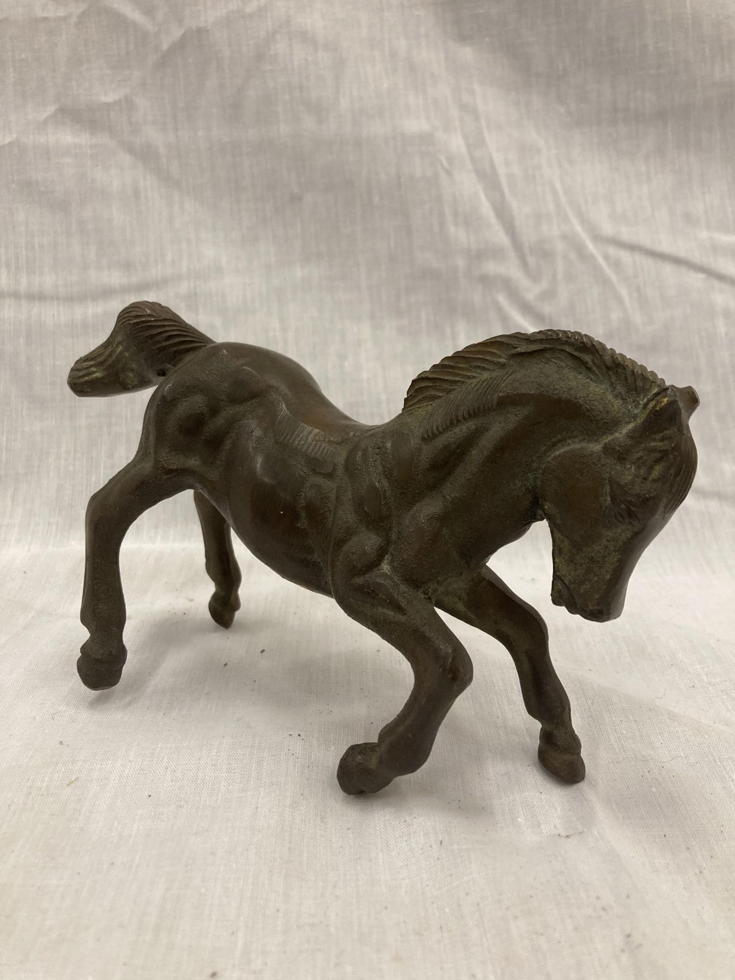 A BRONZE PRANCING HORSE LENGTH 20CM HEIGHT 10CM - Image 4 of 8