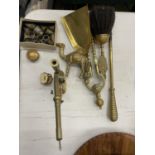 A QUANTITY OF BRASS ITEMS TO INCLUDE A COMPANION SET, VINTAGE CAKE DECORATING NOZZLES, PILL BOXES,