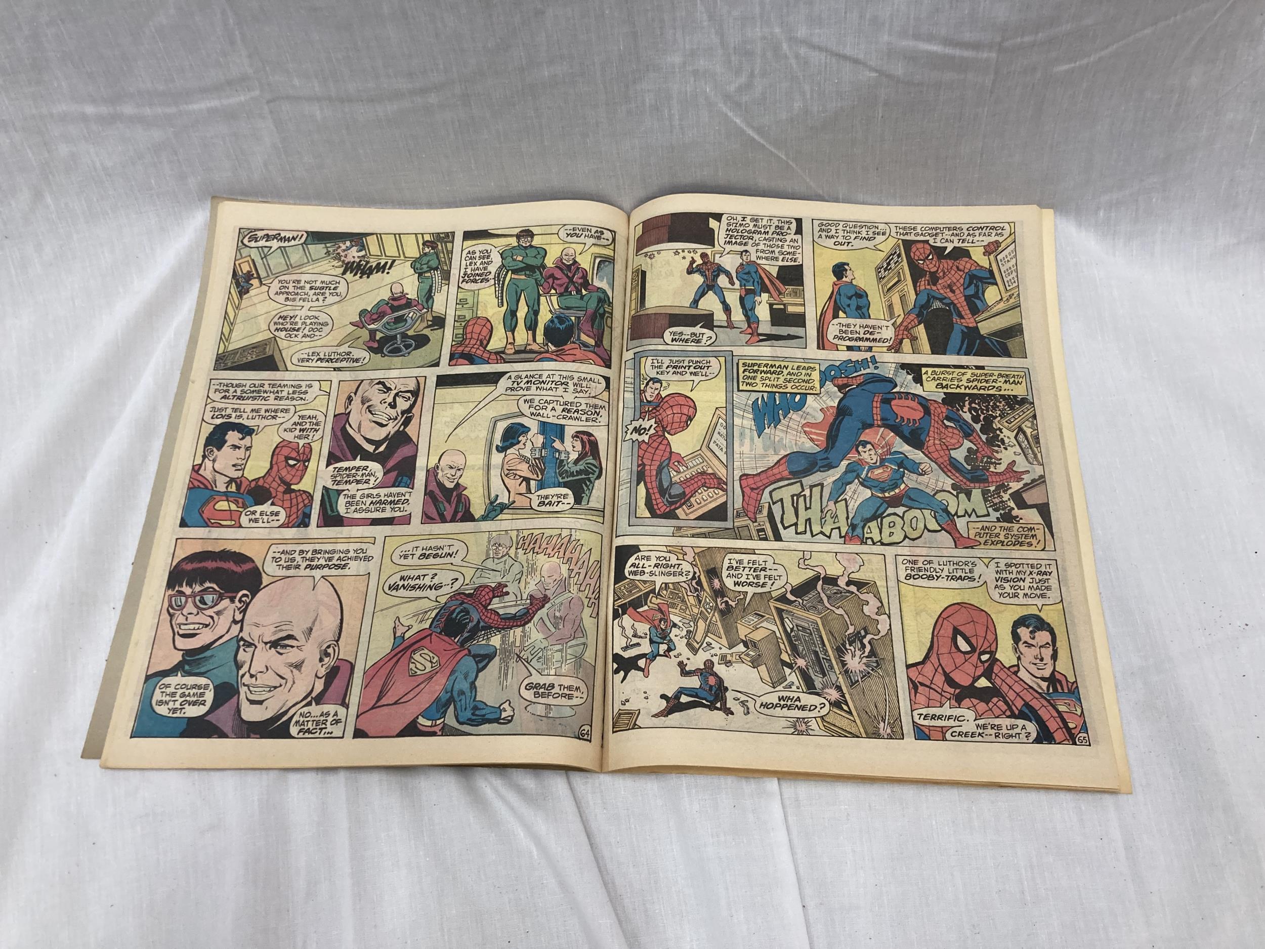 A DC AND MARVEL VINTAGE COMIC THE BATTLE OF THE CENTURY SUPERMAN V SPIDERMAN 1976 - Image 5 of 6