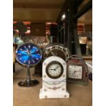 A COLLECTION OF MANTLE CLOCKS TO INCLUDE A METAMAC MAHOGANY CASED MANTLE CLOCK, A RETRO CHROME, A