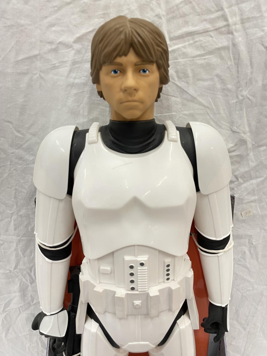 A LARGE BOXED STAR WARS LUKE SKYWALKER FIGURE HEIGHT 79CM - Image 3 of 6