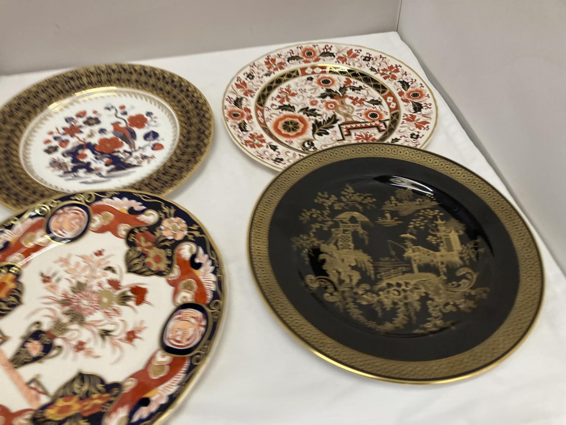FOUR CABINET PLATES TO INCLUDE A MASON'S 'FRANKLIN', MASON'S 'IMPERIAL', AYNSLEY AND SPODE - Image 9 of 11