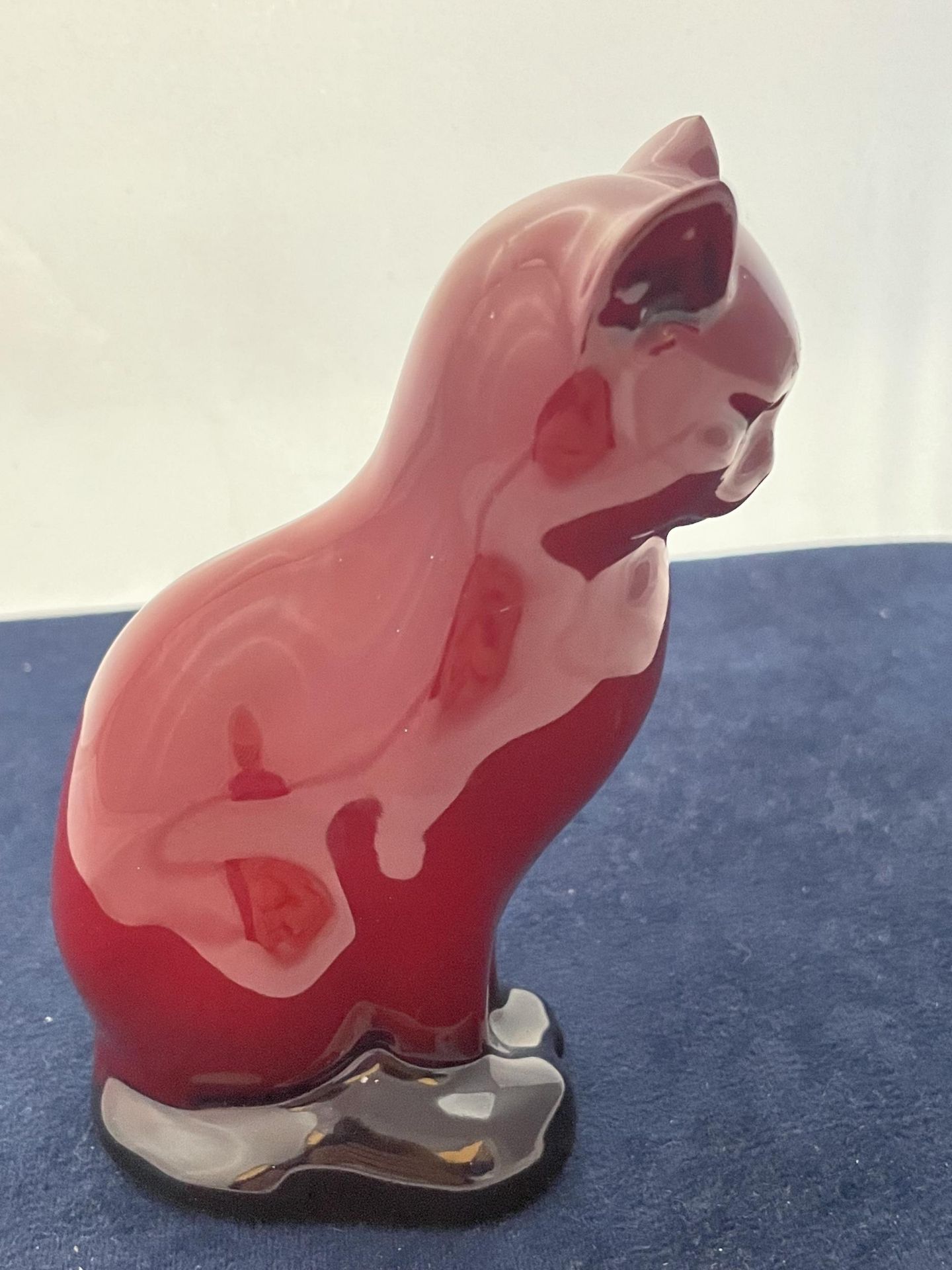 A ROYAL DOULTON FLAMBE CAT- 13 CM - Image 4 of 5