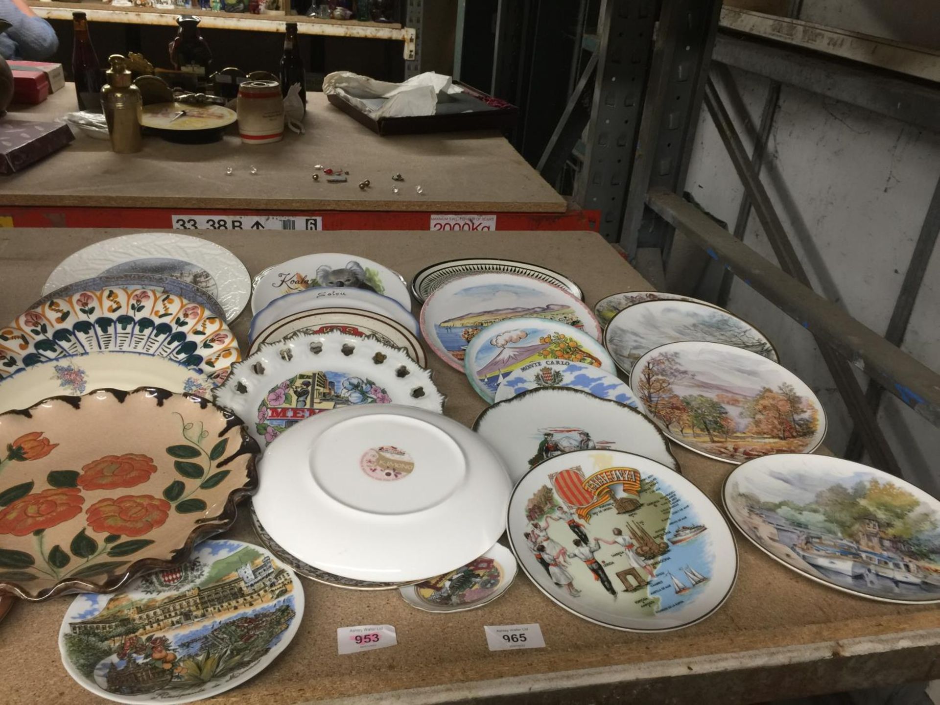 A LARGE QUANTITY OF CABINET PLATES TO INCLUDE SOUVENIR PLATES, ETC - Image 4 of 6