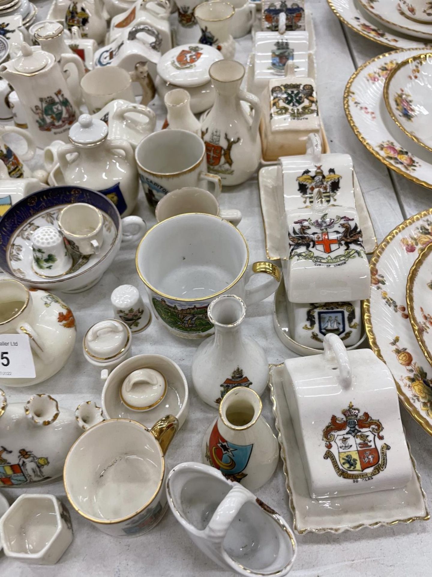 A LARGE QUANTITY OF CRESTED WARE TO INCLUDE MINIATURE CHEESE DISHES, PLATES, VASES, CUPS, JUGS, ETC - Image 3 of 11