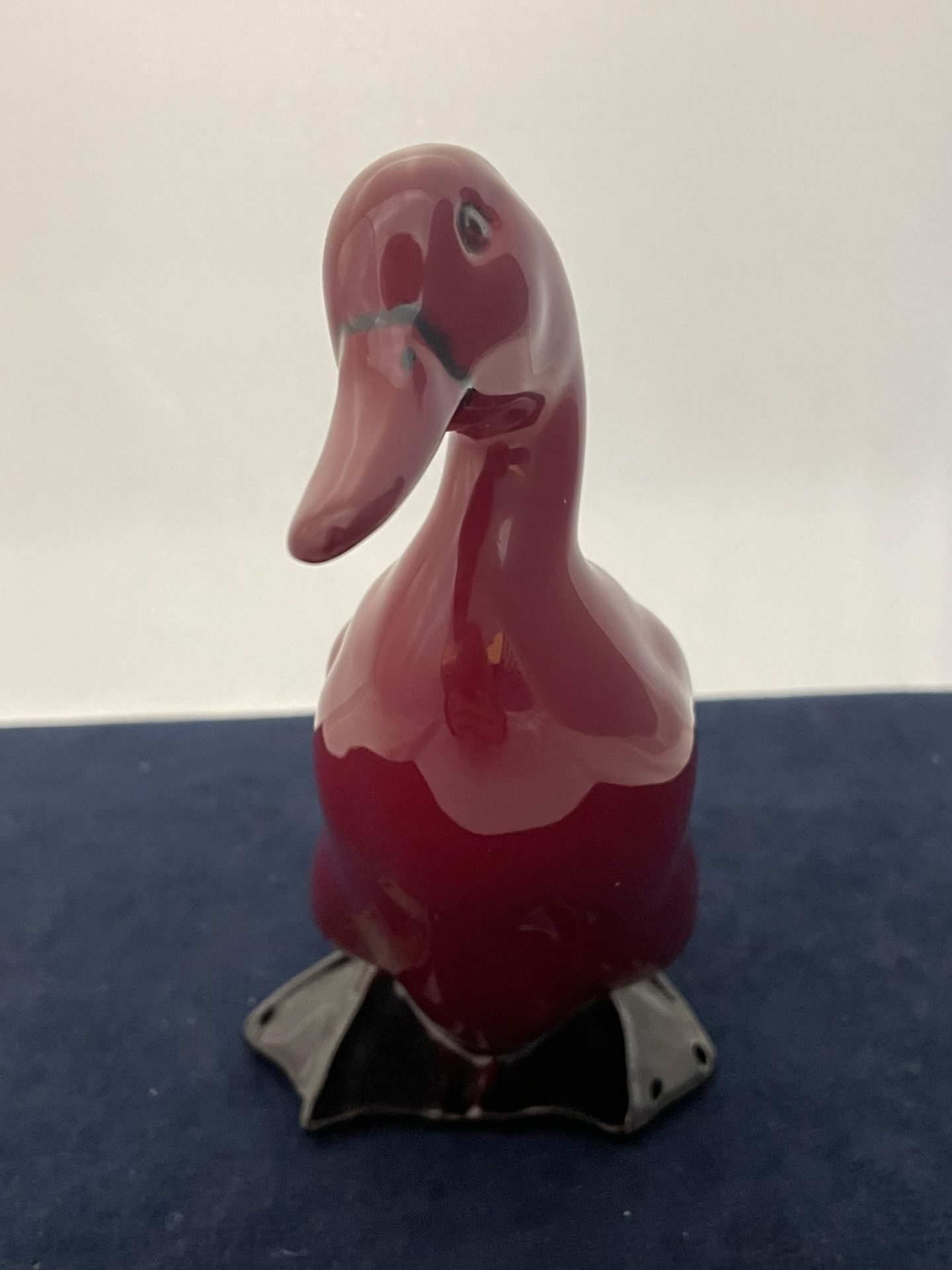 A ROYAL DOULTON FLAMBE DUCK - 16 CM - Image 4 of 5