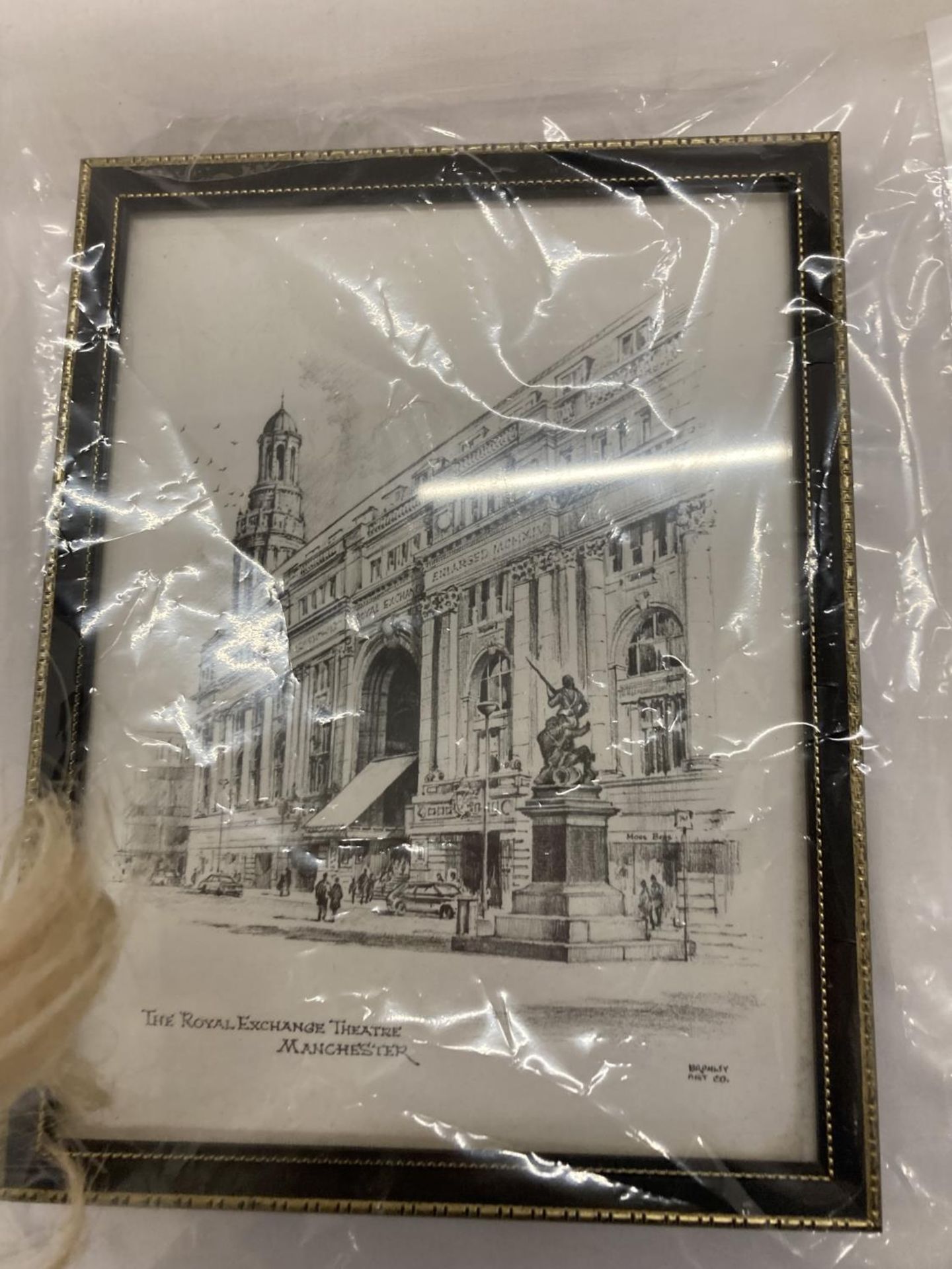 A FRAMED PRINT OF THE ROYAL EXCHANGE THEATRE, MANCHESTER 16.5CM X 22CM - Image 6 of 7