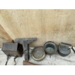 VARIOUS VINTAGE ITEMS TO INCLUDE A COPPER KETTLE, A WOODEN VICE, A BRASS DISH, LEATHER BAG ETC
