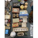 A QUANTITY OF ITEMS TO INCLUDE VINTAGE TINS, DOMINOES FOR THE BLIND, SMALL GLOBE, BOXED SHOT GLASSES