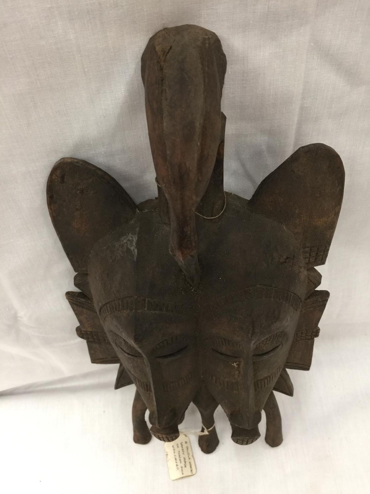 A DOUBLE HEADED WALL HANGING SENEFU MASK OF TYPICAL FORM HEIGHT 40CM, WIDTH 22CM - Image 4 of 5
