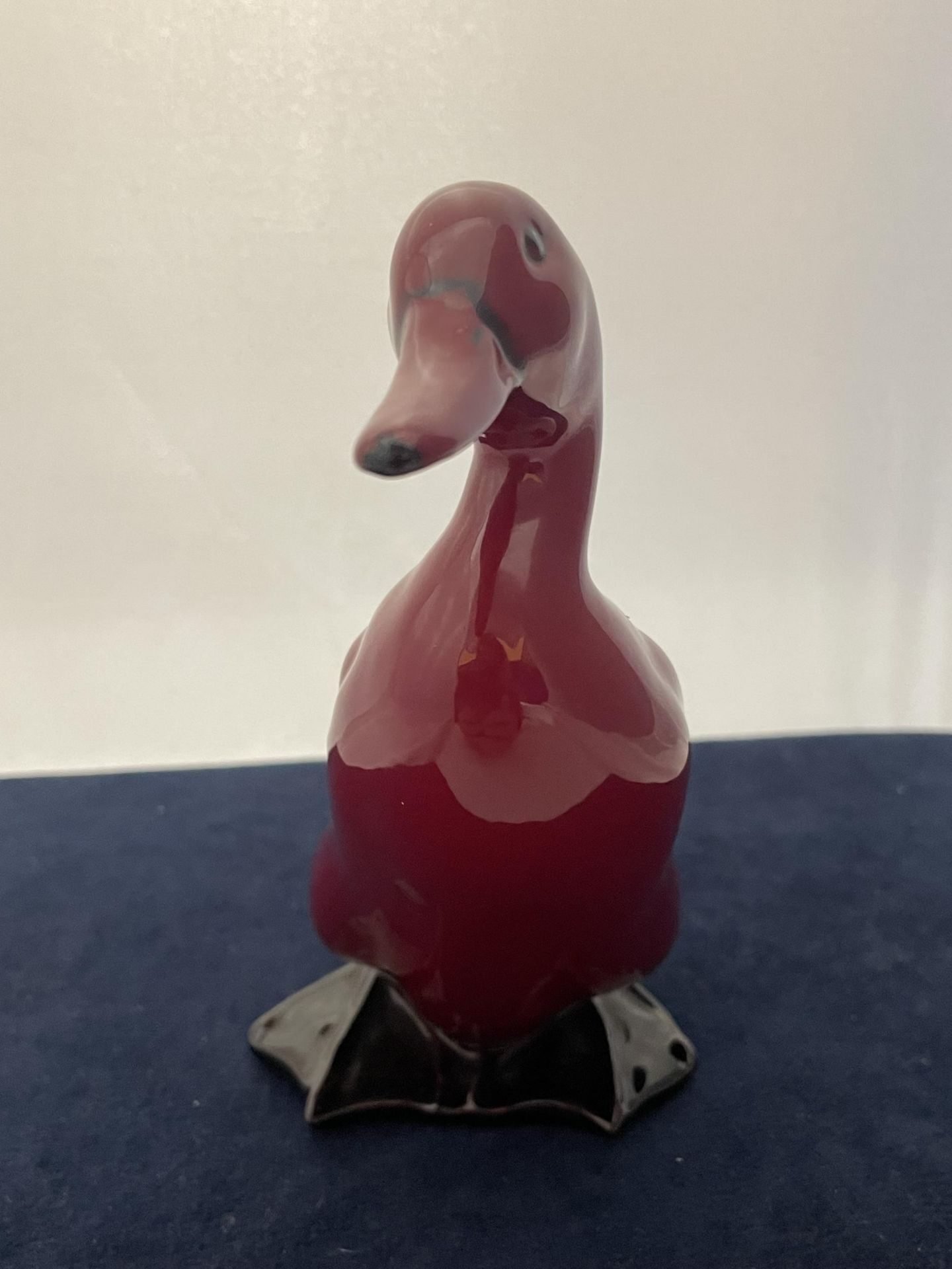 A ROYAL DOULTON FLAMBE DUCK - 16 CM - Image 4 of 5