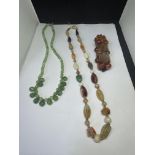 THREE ITEMS OF AGATE JEWELLERY TO INCLUDE TWO NECKLACES AND A BRACELET