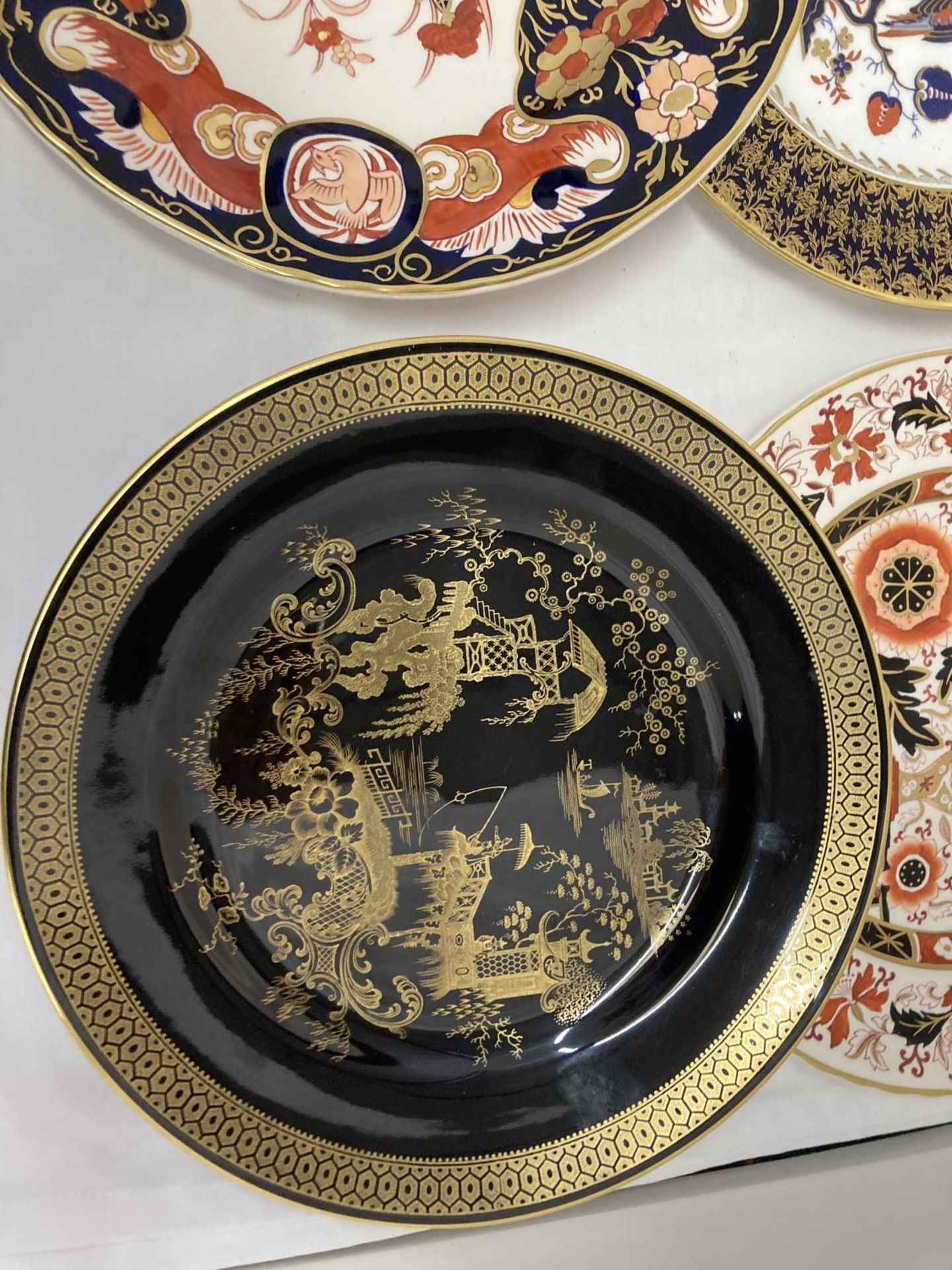 FOUR CABINET PLATES TO INCLUDE A MASON'S 'FRANKLIN', MASON'S 'IMPERIAL', AYNSLEY AND SPODE - Image 4 of 11